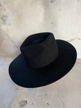 Afbeelding in Gallery-weergave laden, CUSTOM HAT